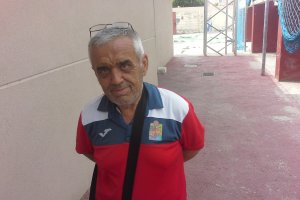 Andrés Soler en el campo Rafael Andújar.