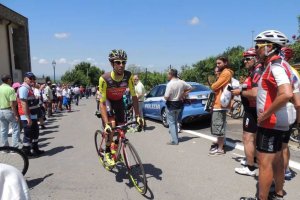 Cristian Rodríguez acudiendo a un control de firmas.