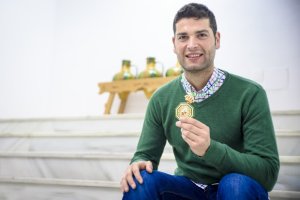 Ramón González tras recibir la Medalla de Andalucía.