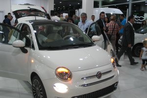 Concesionario de vehículos.