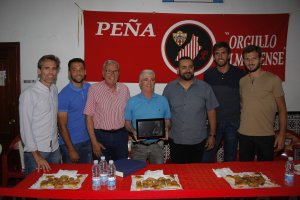 Foto de familia con el premiado Bernardo.