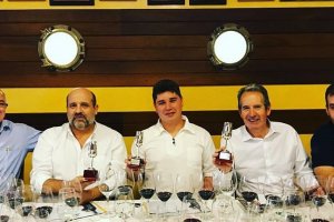 Grandes enólogos españoles en la cata de Garrucha