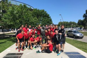 Foto de familia del filial en Gijón.