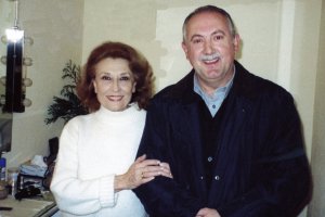 El almeriense Manuel José Carmona Arcos con la actriz Julia Gutiérrez Caba en una fotografía del año 2010.