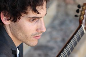 Alejandro Aparicio, guitarrista almeriense (Foto: Arturo Palenzuela).