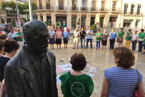 Acto en recuerdo a las víctimas celebrado en la Puerta Purchena este miércoles