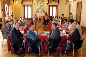 Reunión del consejero y su equipo con el sector