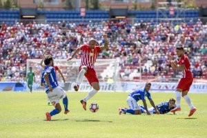 Nano en una jugada del Almería-Tenerife en el Estadio Mediterráneo.