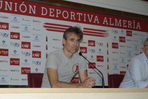 Corona cambia la rojiblanca por los despachos.