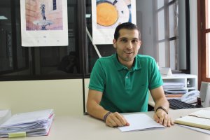 El concejal de hacienda en su despacho del ayuntamiento veratense.