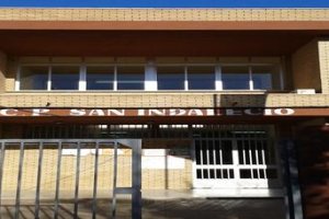 El AMPA del San Indalecio dice que el calor que pasan los niños es insoportable.