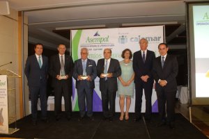 Antonio Garamendi, CEPYME y CEOE; Juan Enrique Vargas, Antonio Belzunces y Juan José Díaz, galardonados; María López, Cajamar; José Cano, Asempal; y 