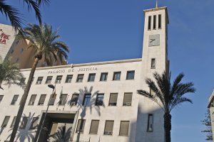 El juicio con jurado se está celebrando en la sede de la Audiencia Provincial de Almería