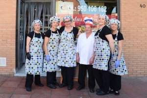 El equipo del Asador Sáez, encargados de ofrecer a diario la mejor comida casera