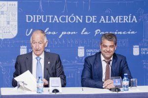 El presidente de Diputación, Gabriel Amat y el rector de la UAL, Carmelo Rodríguez, esta mañana.