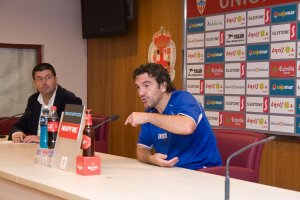 Juanma Lillo en su etapa de entrenador del Almería.