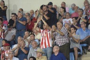 Nuestra afición siempre sostiene al equipo.