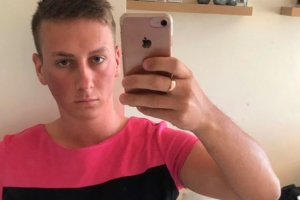 El joven publicó varias fotos contando lo ocurrido. / Twitter