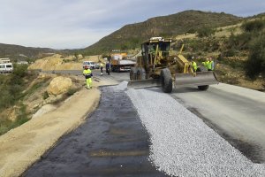 Trabajos de mejora del  firme en la AL-6107.