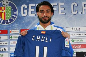 Chuli con la camiseta azul del Getafe.