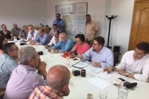 Reunión del consejero de Agricultura, Rodrigo Sánchez Haro, con regantes del Almanzora.