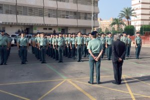 El coronel Arturo Prieto y el subdelegado Andrés García Lorca se dirigen a los nuevos guardias civiles