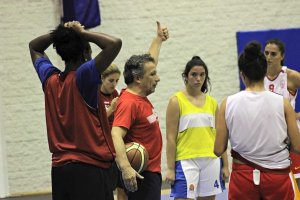 Mendi toma el mando en el equipo femenino.