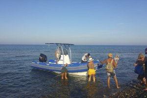 Al Abordaje del Cabo también ofrece diferentes ofertas de ocio y deportes acuáticos para disfrutar al máximo de las paradisíacas playas del Cabo de G
