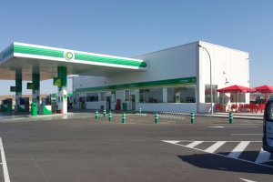 La Estación de Servicio Cabo de Gata está ubicada en la carretera de Retamar a San José.