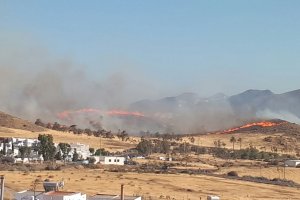 El incendio se originó en el corazón de Cabo de Gata.
