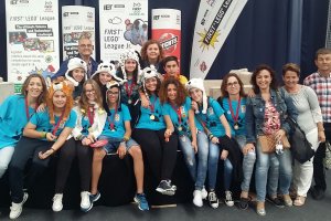 Los alumnos del Alyanub participantes en el torneo internacional de robótica de Lego.