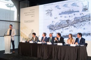 Entrega la pasada edición del premio a Vejer de la Frontera, con Richard H. Driehaus, segundo por la izquierda.