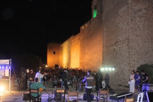 La cantaora Anabel Castillo, acompañada a la guitarra por Francis Hernández; Luis Santiago, al baile; y Rilete, a las palmas concluyó su actuación en