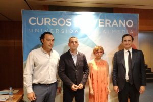 Directores del curso con responsables del Colegio y la Ual