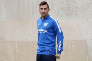 Charles ya está en Eibar para cerrar su fichaje.
