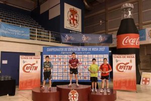 Alonso Rincón subido al cajón.