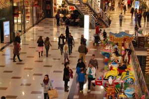 El Centro  Gran Plaza es la mayor superficie de la provincia.