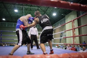 Kiki en pleno combate.