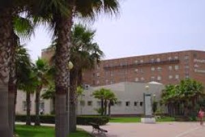 Ha sido trasladado al Hospital de Poniente.
