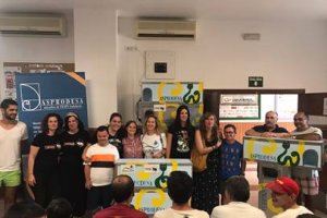 Acto de entrega de las cajas.