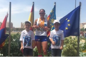 Paqui López en el podio muy bien acompañada.