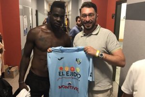 El presidente celeste muy bien acompañado.