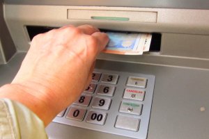 En varias extracciones se hizo con 1.900 euros.