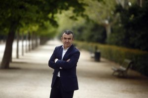 La presencia de Lorenzo Silva, uno de los alicientes de Carboneras Literario.