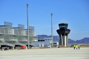 El aeropuerto   de Corvera, al sur de Murcia, está finalizado a la espera de operador.