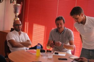 Ramis despachando con Alfonos García Piñero.