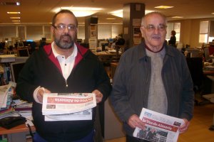 Antolín y Paco Guillén en su última visita a la redacción de LA VOZ.