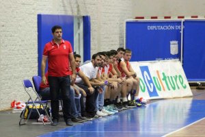 Raúl Fernández seguirá al frente del C. B. Almería.