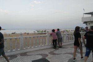 La baranda de mármol del Malecón tiene casi 1.500 metros y más de  30 años.