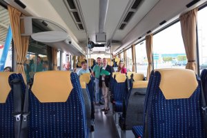 El delegado de Fomento en un autobús de la empresa Baraza.